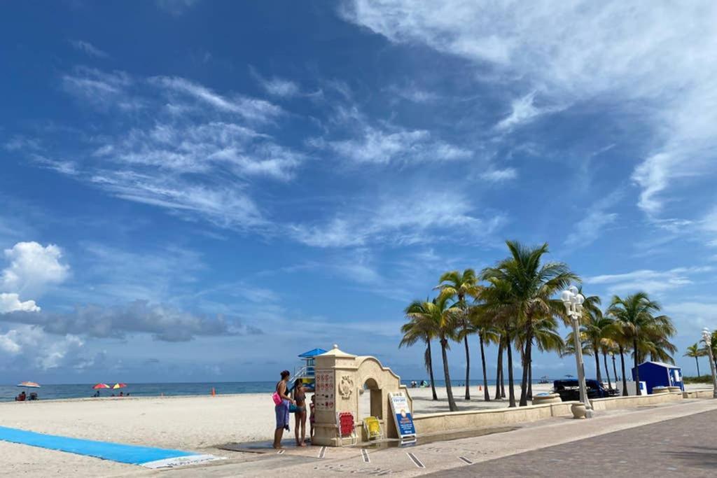 Hollywood Beach Apartments - Walk To The Beach Eksteriør billede